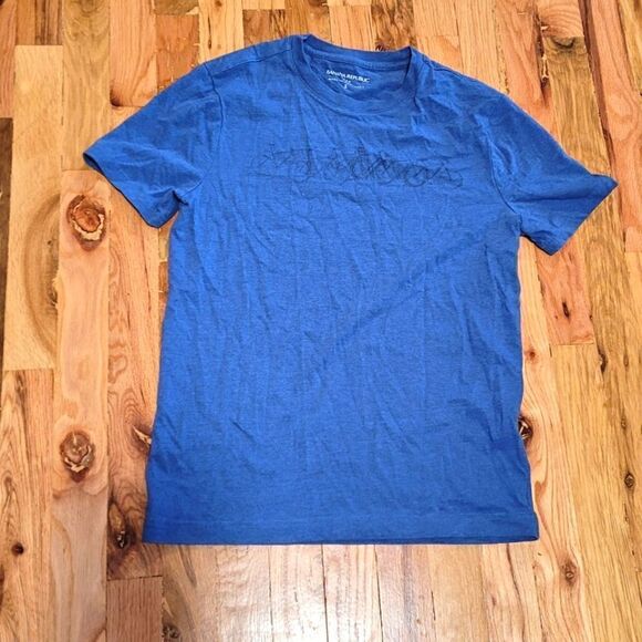 🤸‍♀️3 for 12🤸‍♂️ Banana Republic Bicycles Sketch Hapuna Blue Soft Tee Small - Picture 1 of 6